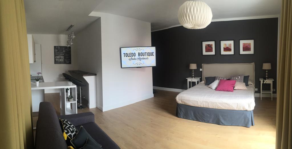 Toledo Boutique Studio Apartments Неаполь Екстер'єр фото